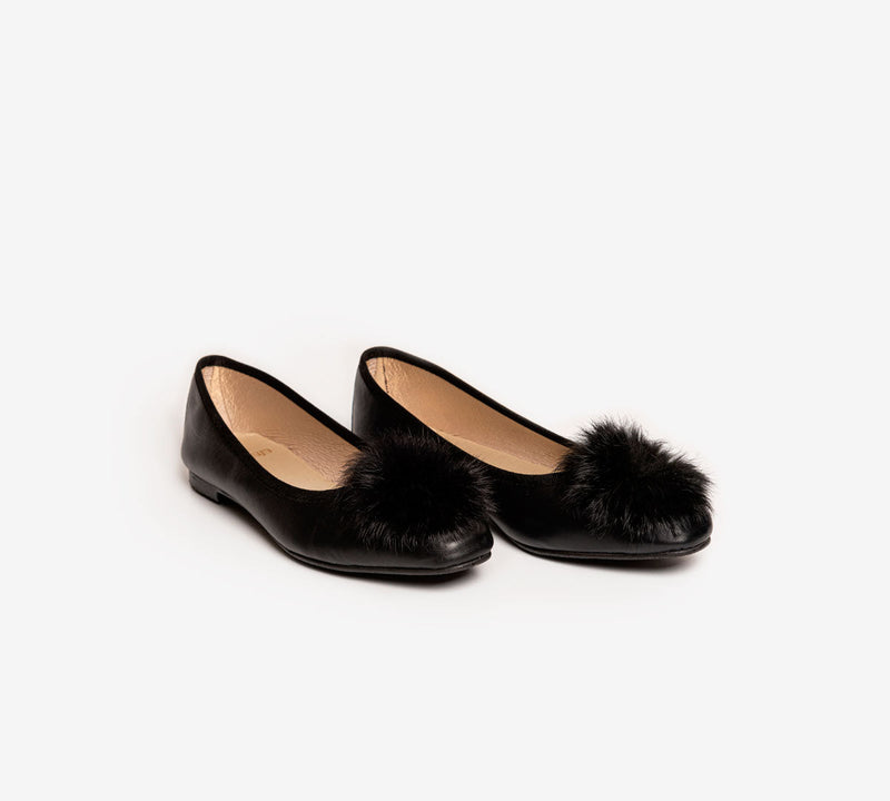 Princess Patricia  Pom Pom Leather Black