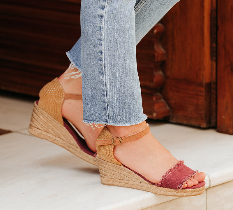 Single Fringes Band Terra Cotta Medium Wedge