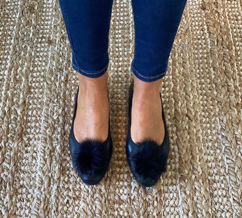 Princess Patricia  Pom Pom Leather Black
